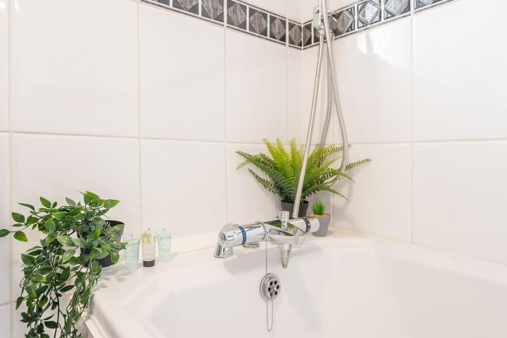 Leed City Centre - Armley Wortley Leeds  Eksteriør bilde