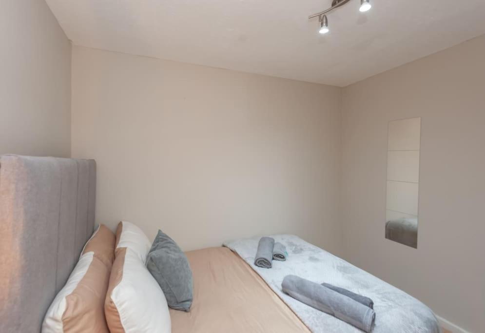 Leed City Centre - Armley Wortley Leeds  Eksteriør bilde